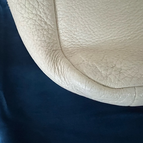 Authentic Prada Saffiano leather satchel two way in great used condition - Picture 6 of 11